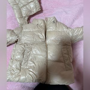 Moncler Toddler 18-24 months Winter coat. Authentic
Barley Used